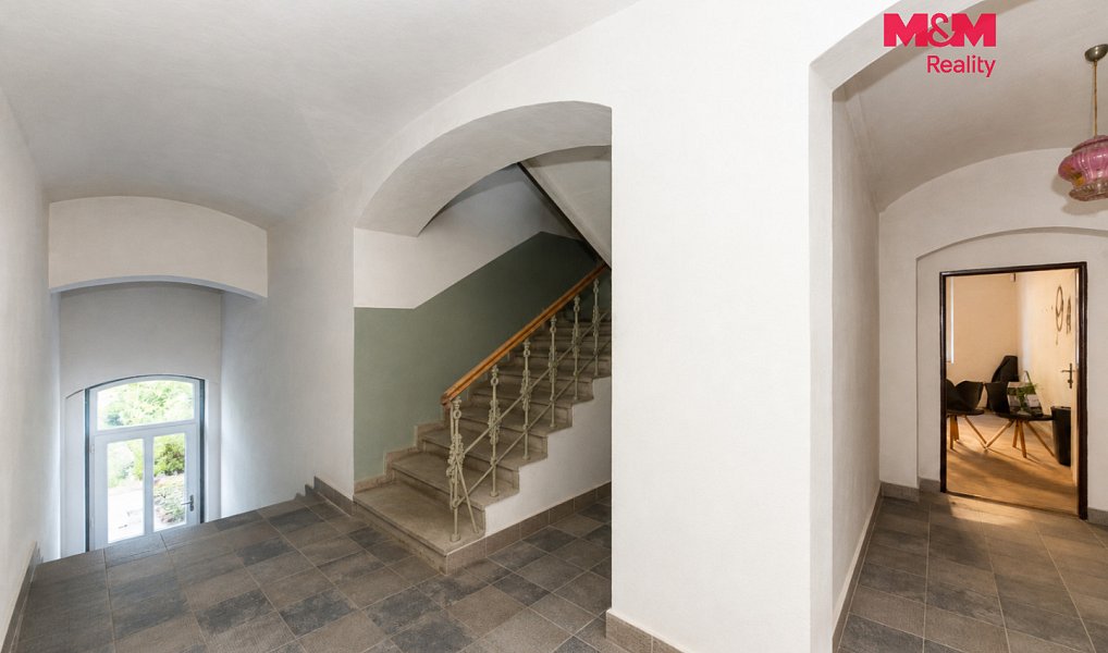 Prodej ubytovacího objektu 267 m², Žleby – náhled fotky 15