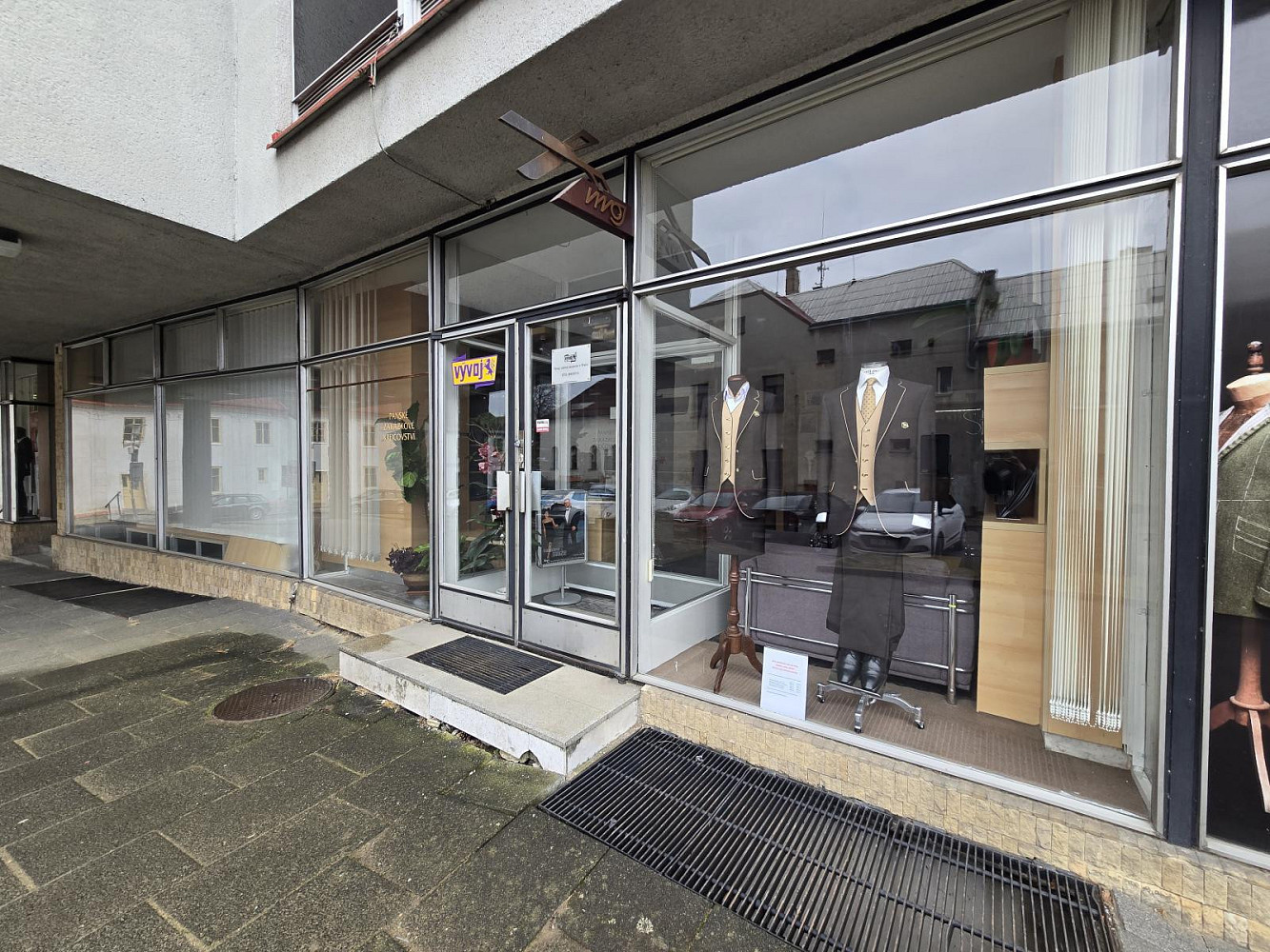 Pronájem obchodních prostor 76 m²