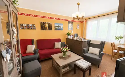 Prodej bytu 3+1 50 m², Pod Makovým vrchem, Holýšov, okres Plzeň-Jih