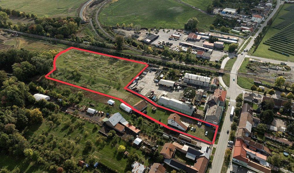 Prodej domu 384 m² s pozemkem 17 055 m², Kojetín – náhled fotky 2