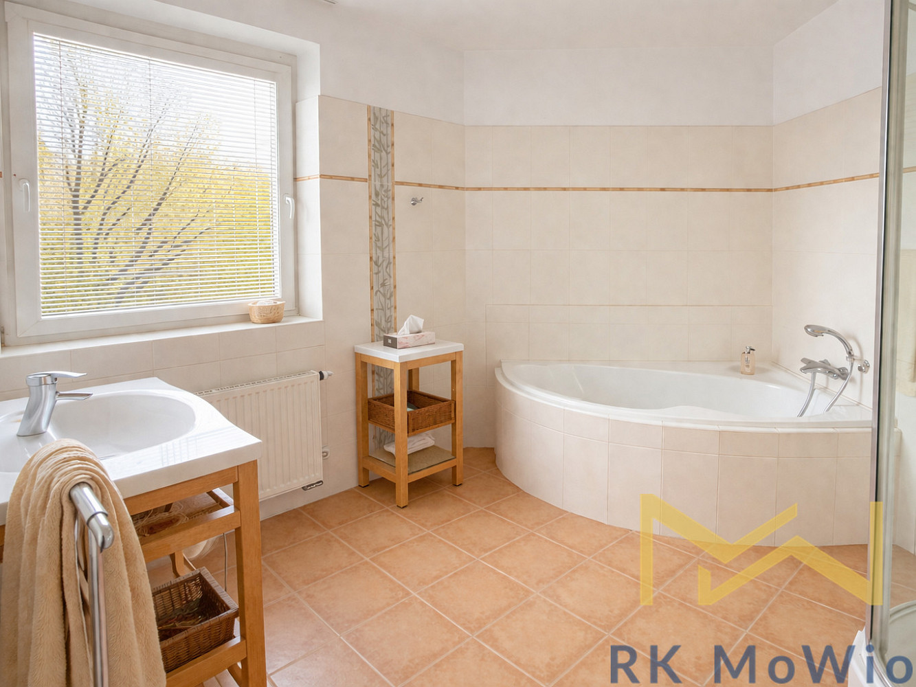 Pronájem domu 336 m² s pozemkem 850 m² — photo 3