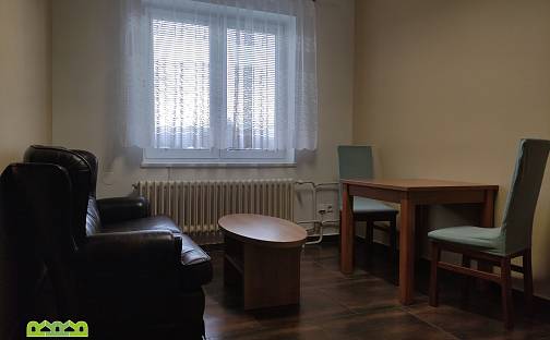 Pronájem bytu 1+kk 30 m², Velehradská, Staré Město, okres Uherské Hradiště