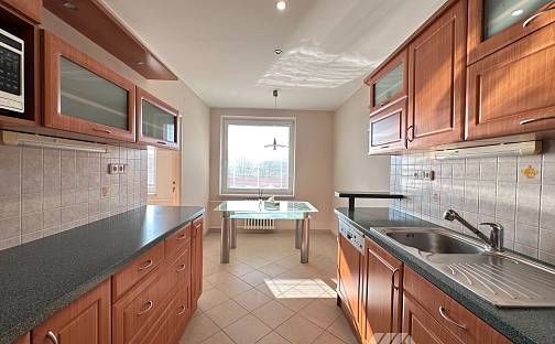 Pronájem bytu 4+1 91 m², Slunečná, Zlín