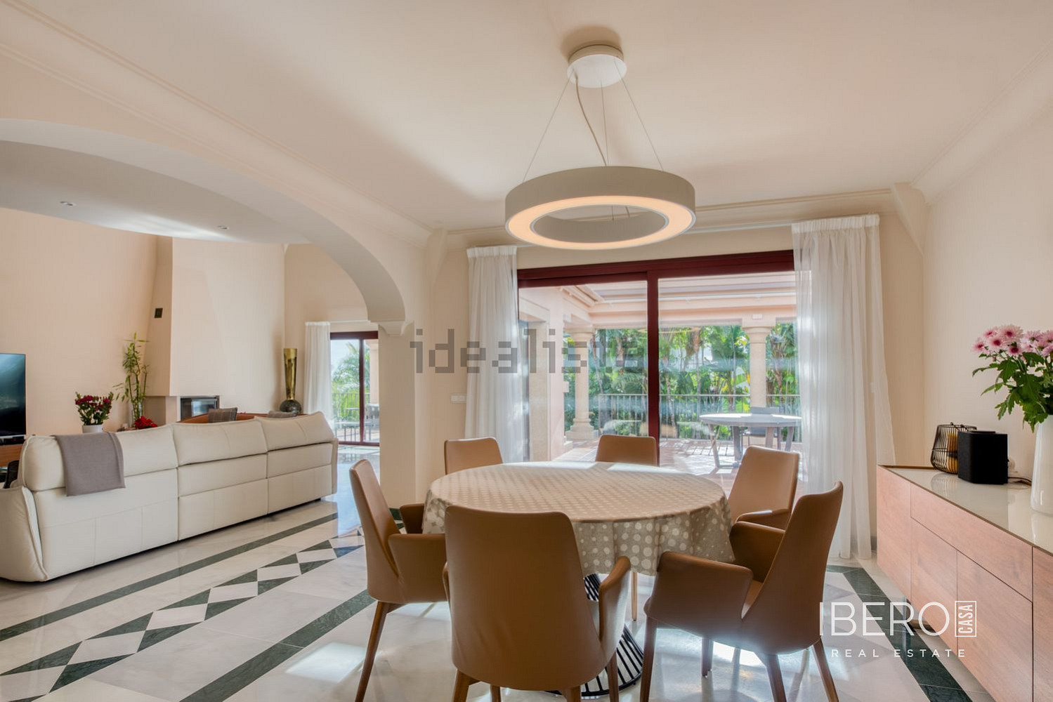 Prodej domu 1 325 m² s pozemkem 1 800 m² — photo 4