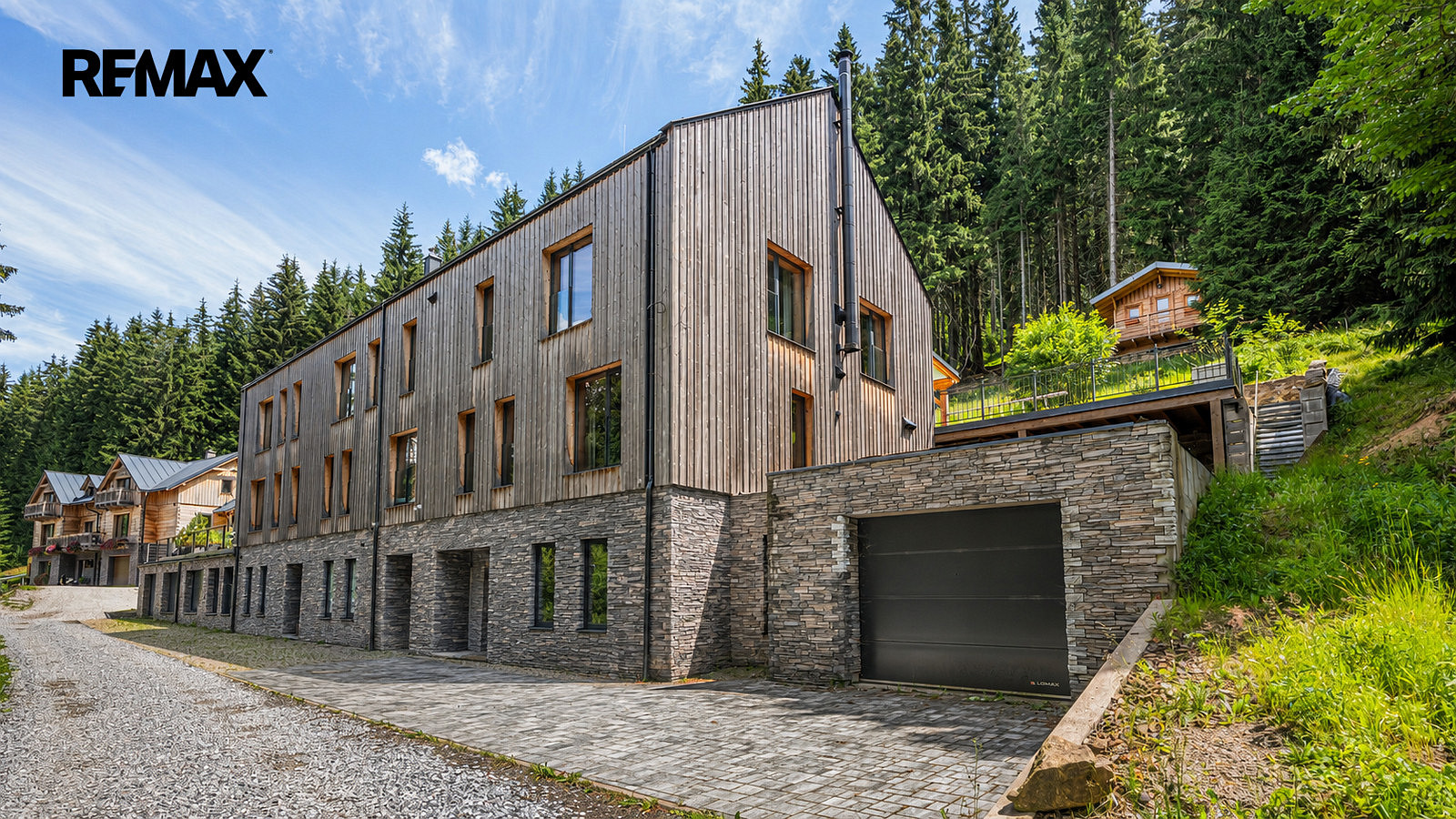 Prodej domu 439 m² s pozemkem 1 284 m²