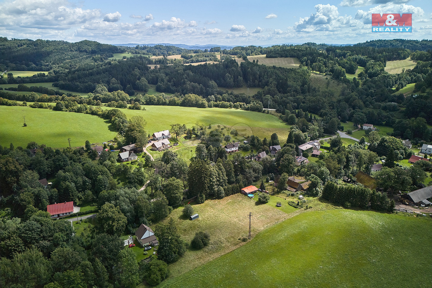 Prodej stavebního pozemku 1 985 m²