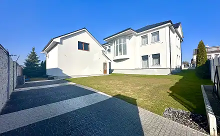 Pronájem domu 95 m² s pozemkem 300 m², Krátká, Veleň, okres Praha-východ
