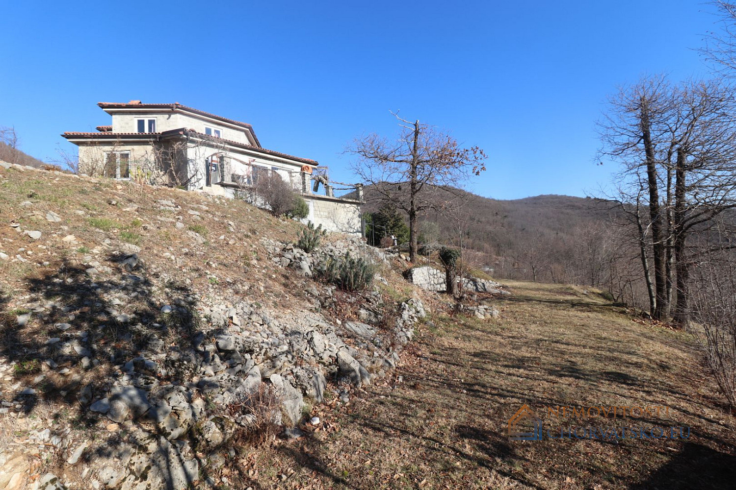 Prodej domu 200 m² s pozemkem 1 800 m² - Aanzicht 4