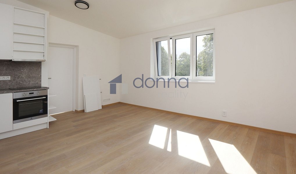 Pronájem bytu 2+kk 45 m², Praha – náhled fotky 2