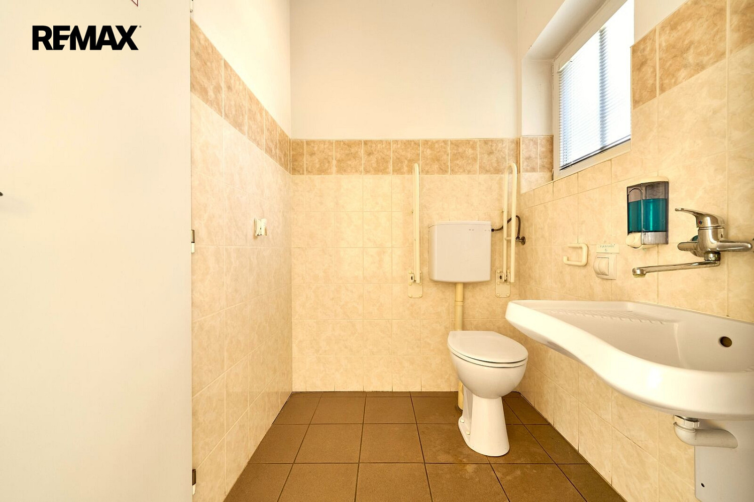 Prodej kanceláře 288 m² – fotografie 5