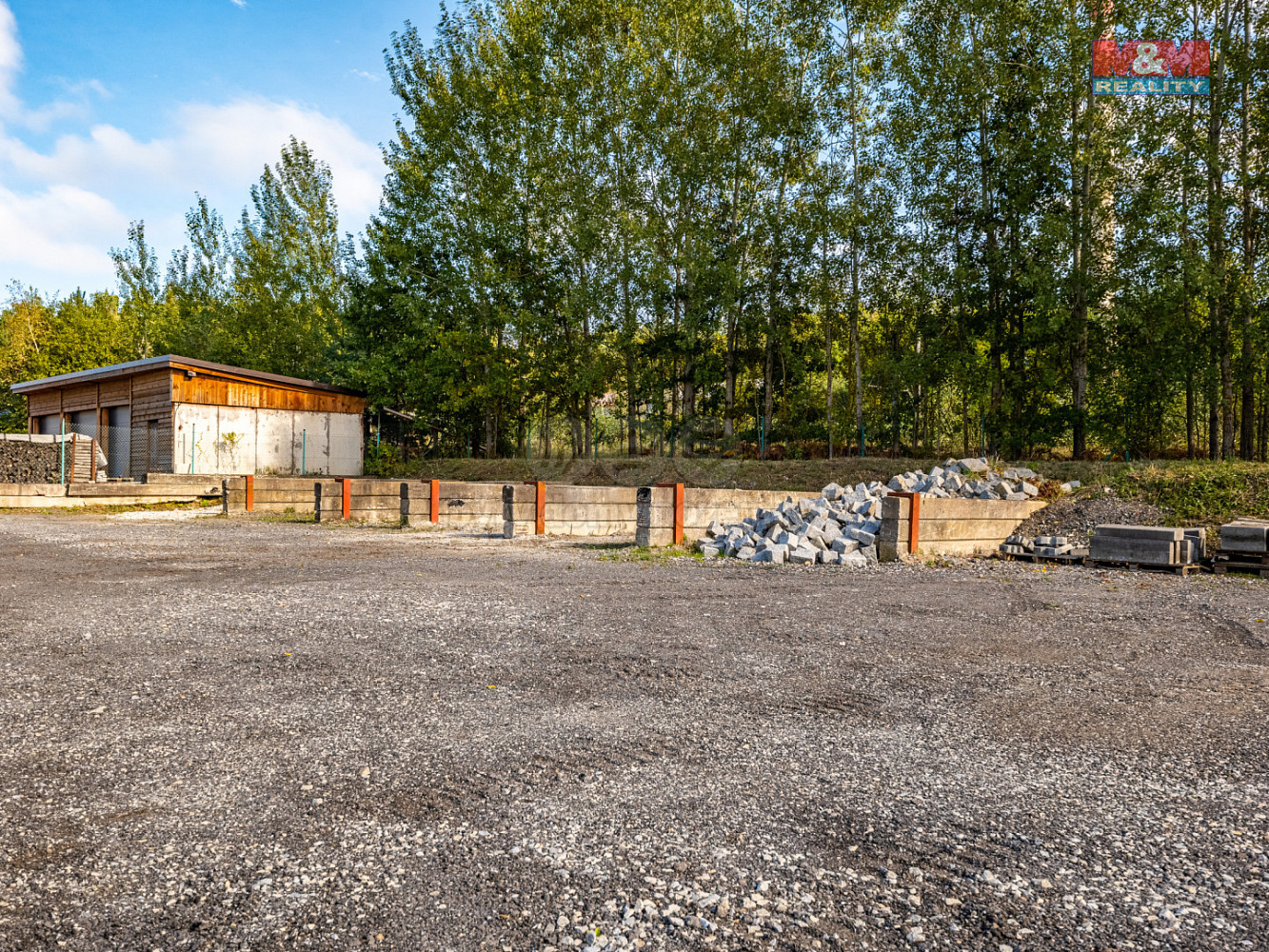 Prodej komerčního pozemku 1 840 m² — photo 2