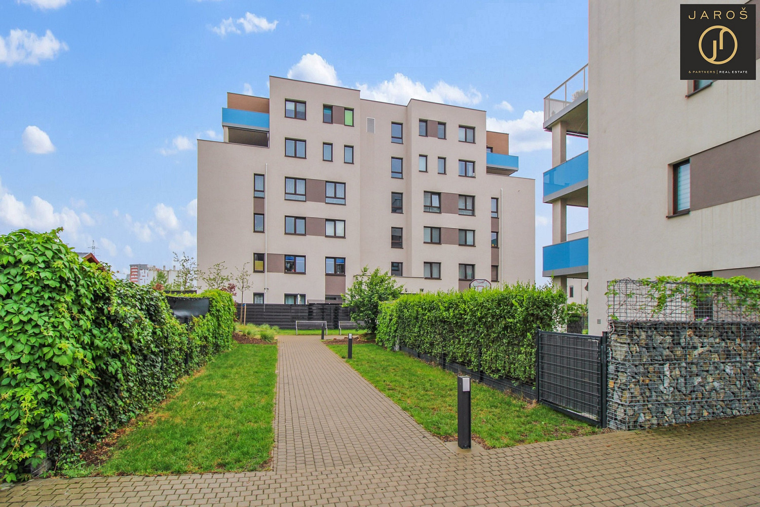 Pronájem bytu 2+kk 58 m² – fotografie 4