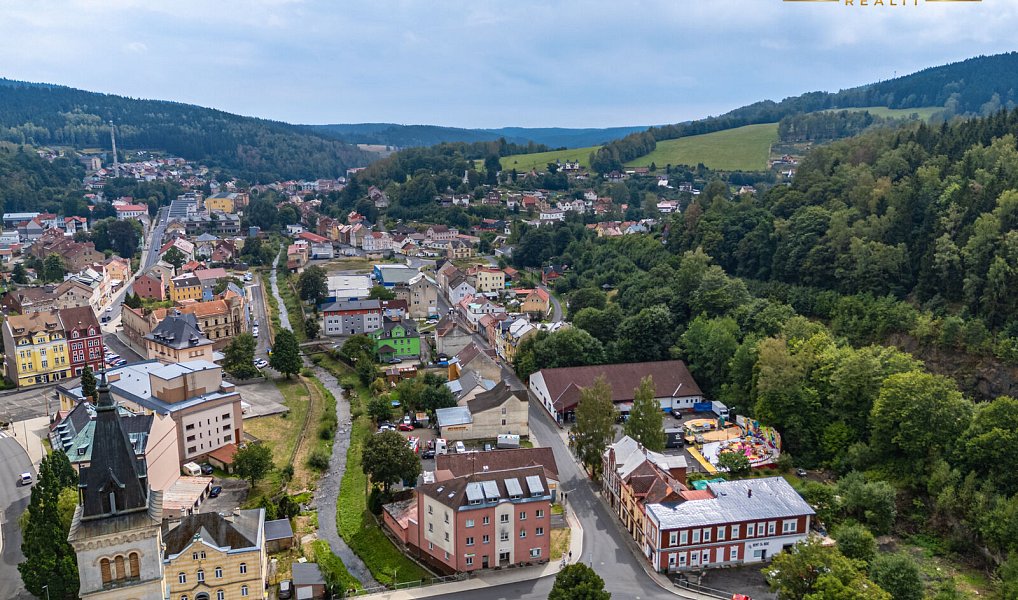 Prodej domu 380 m² s pozemkem 615 m², Kraslice – náhled fotky 36