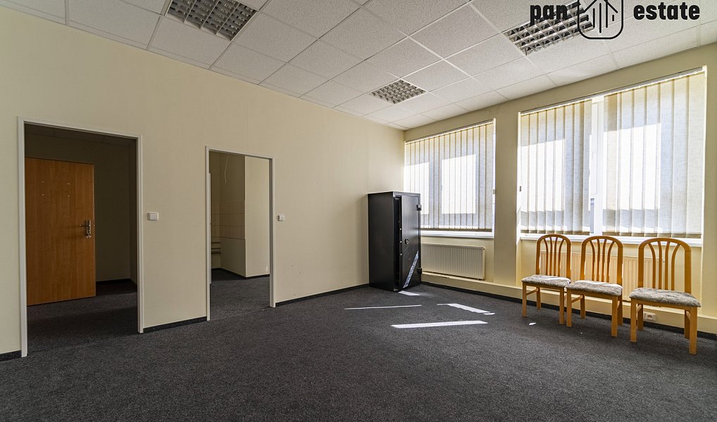 Prodej nájemního domu, činžáku 1 300 m², Zlín – náhled fotky 19