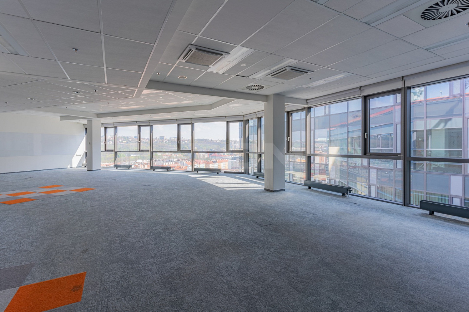 Pronájem kanceláře 739 m² – fotografie 4