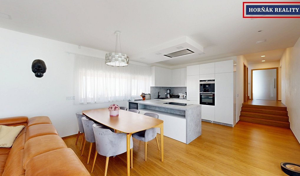 Prodej domu 288 m² s pozemkem 863 m², Ochoz u Brna – náhled fotky 9