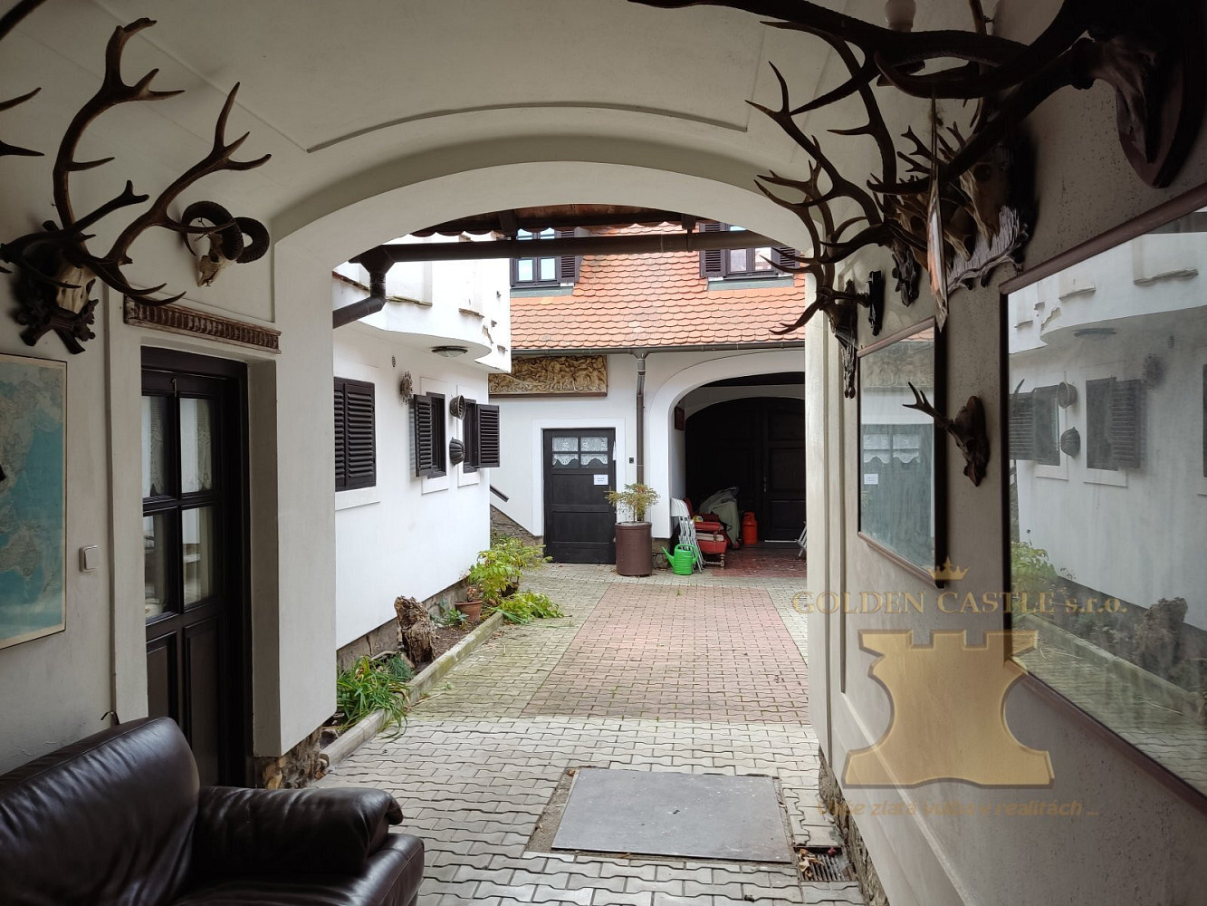 Prodej domu 350 m² s pozemkem 393 m² - View 6