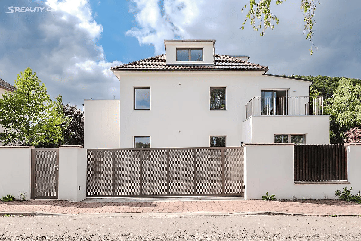 Prodej vily 334 m² s pozemkem 518 m² – fotografie 3