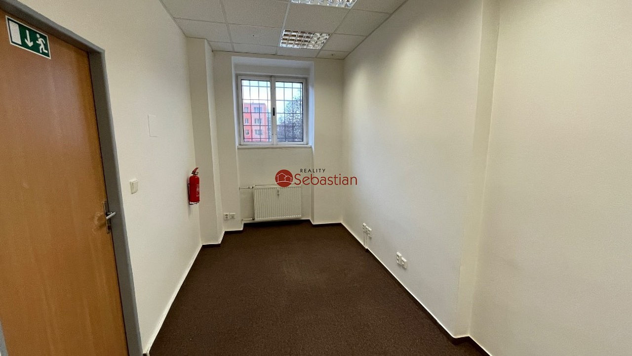 Pronájem kanceláře 184 m² — photo 5