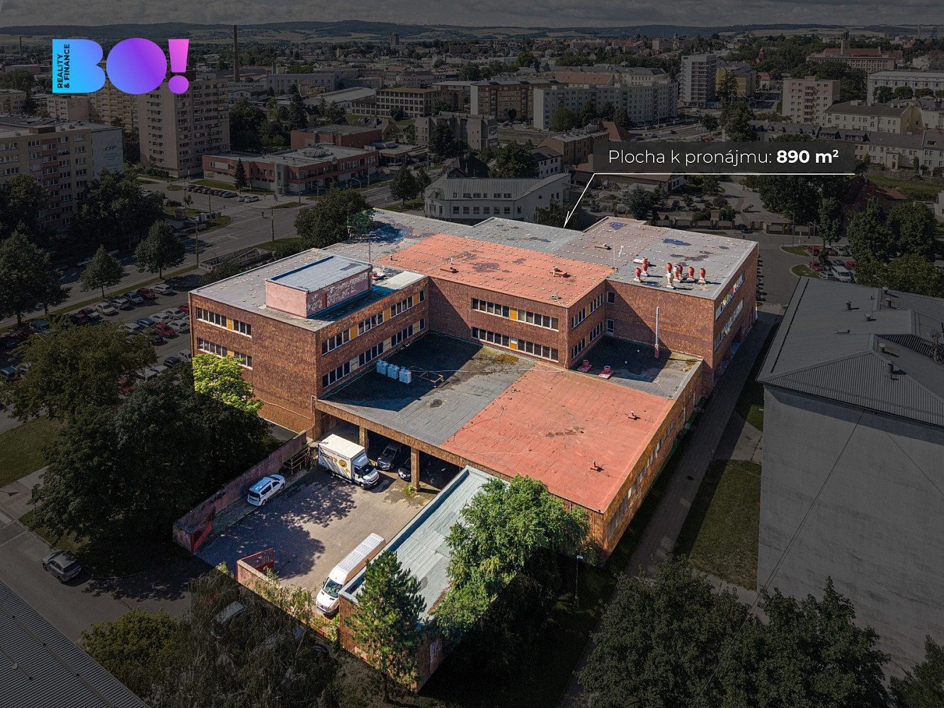 Pronájem obchodních prostor 890 m²