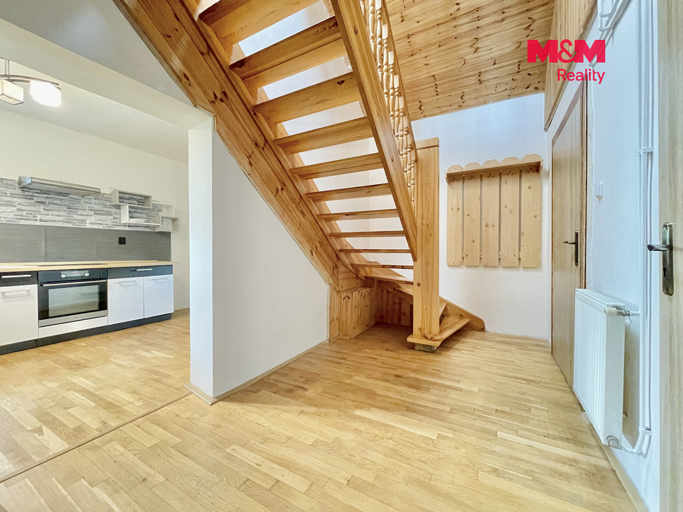 Prodej domu 199 m² s pozemkem 1 376 m² – fotografie 4