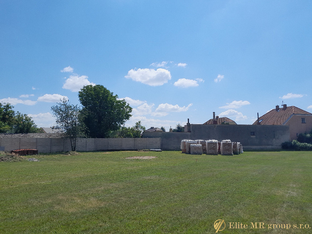 Prodej stavebního pozemku 927 m² — photo 4