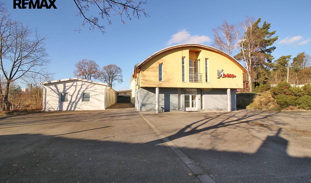 Prodej výrobních prostor 2 700 m², Zliv – náhled fotky 2