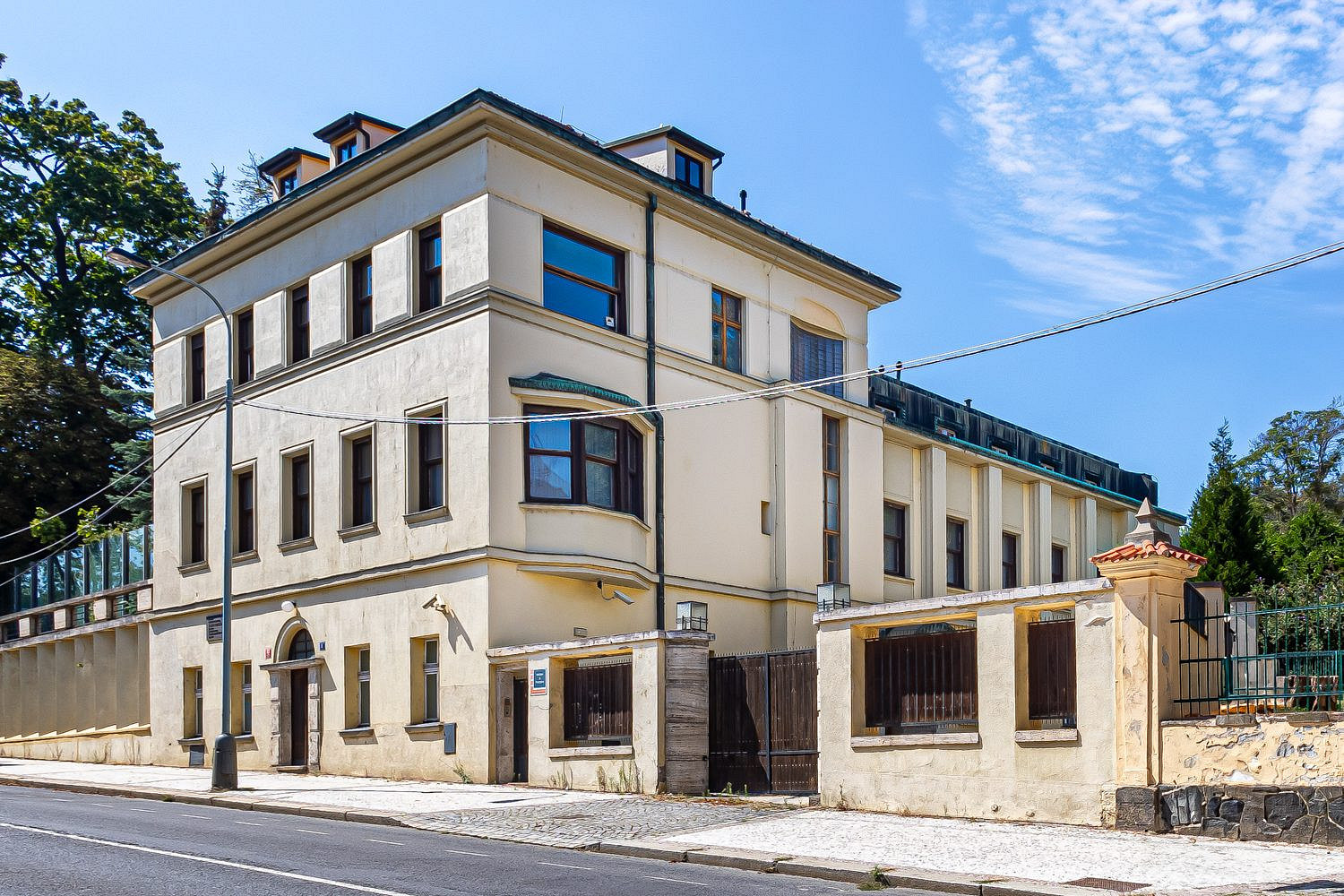 Pronájem kanceláře 1 065 m²