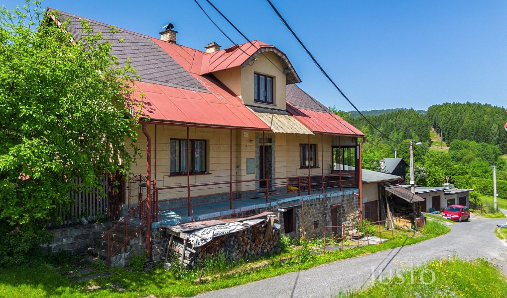 Prodej domu 203 m² s pozemkem 1 142 m², Plavy – fotka 1 z 33