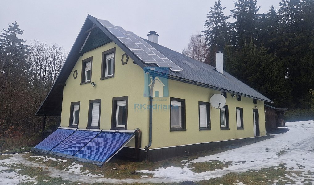 Prodej domu 245 m² s pozemkem 24 773 m², Lesná – fotka 1 z 28