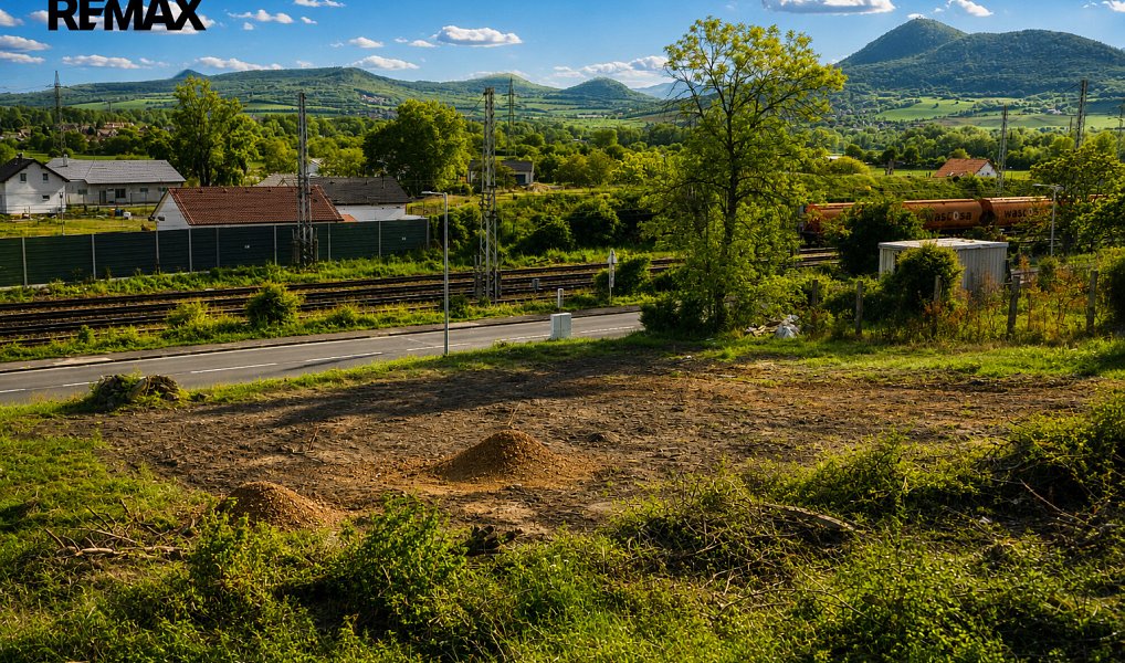 Prodej stavebního pozemku 1 850 m², Žalhostice – náhled fotky 3