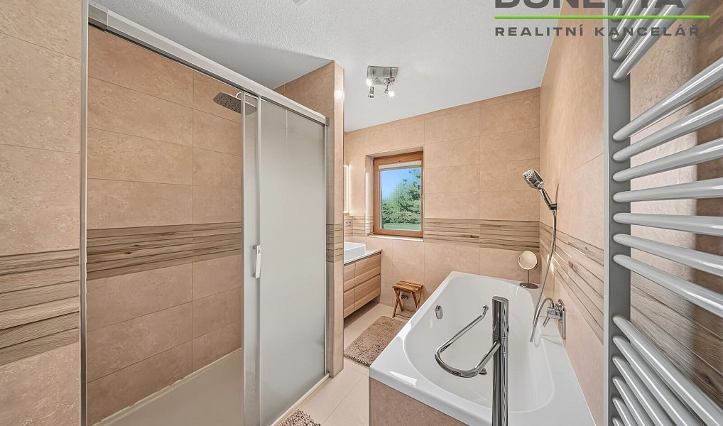Prodej domu 233 m² s pozemkem 1 194 m², Mokrovousy – náhled fotky 4