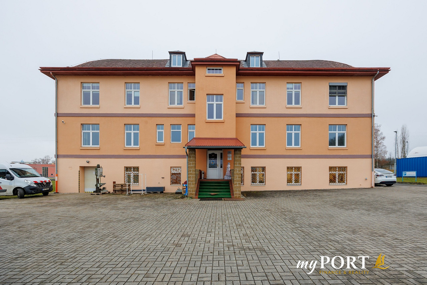 Prodej obchodních prostor 1 088 m² — photo 2