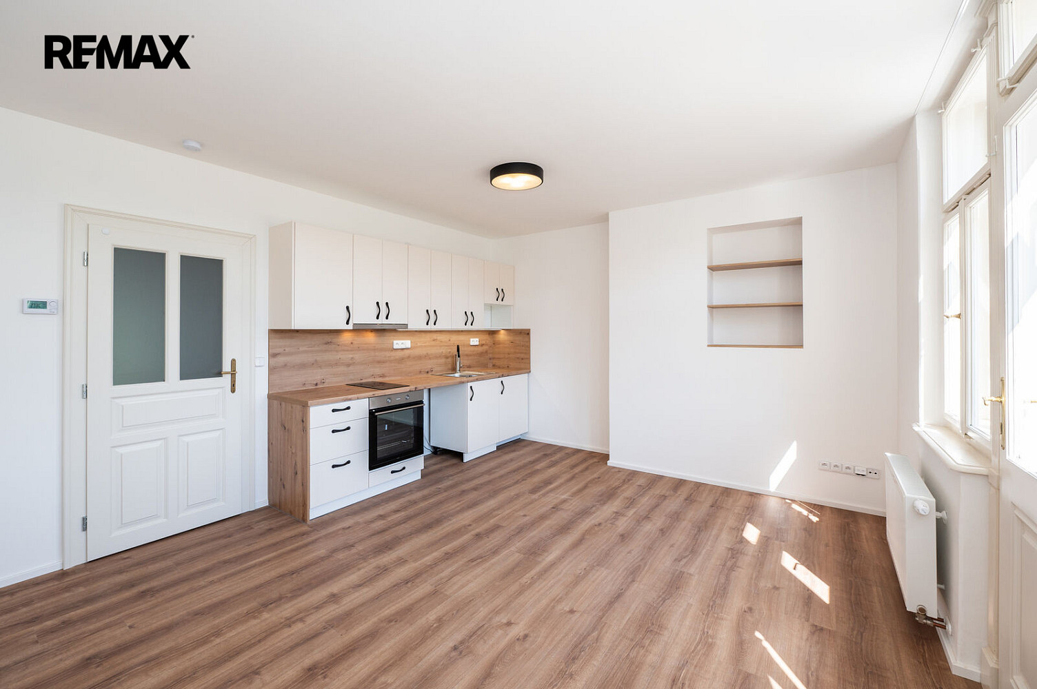 Pronájem bytu 1+kk 27 m² – fotografie 2