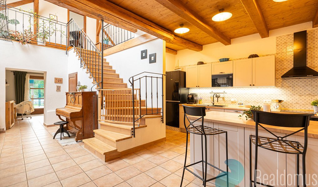 Prodej chaty/chalupy 295 m² s pozemkem 3 066 m², Benešov nad Černou – fotka 1 z 30