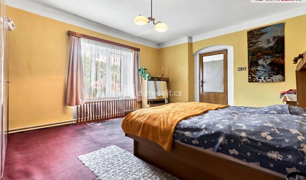 Prodej domu 260 m² s pozemkem 368 m², Žlutice – náhled fotky 7