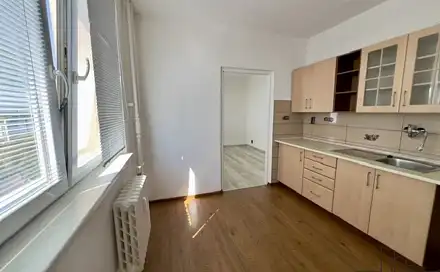 Pronájem bytu 2+1 57 m², Velkomoravská, Hodonín