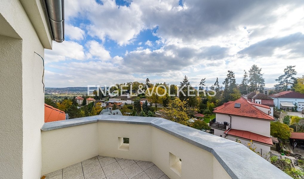 Pronájem domu 356 m² s pozemkem 1 389 m², Černošice – náhled fotky 10