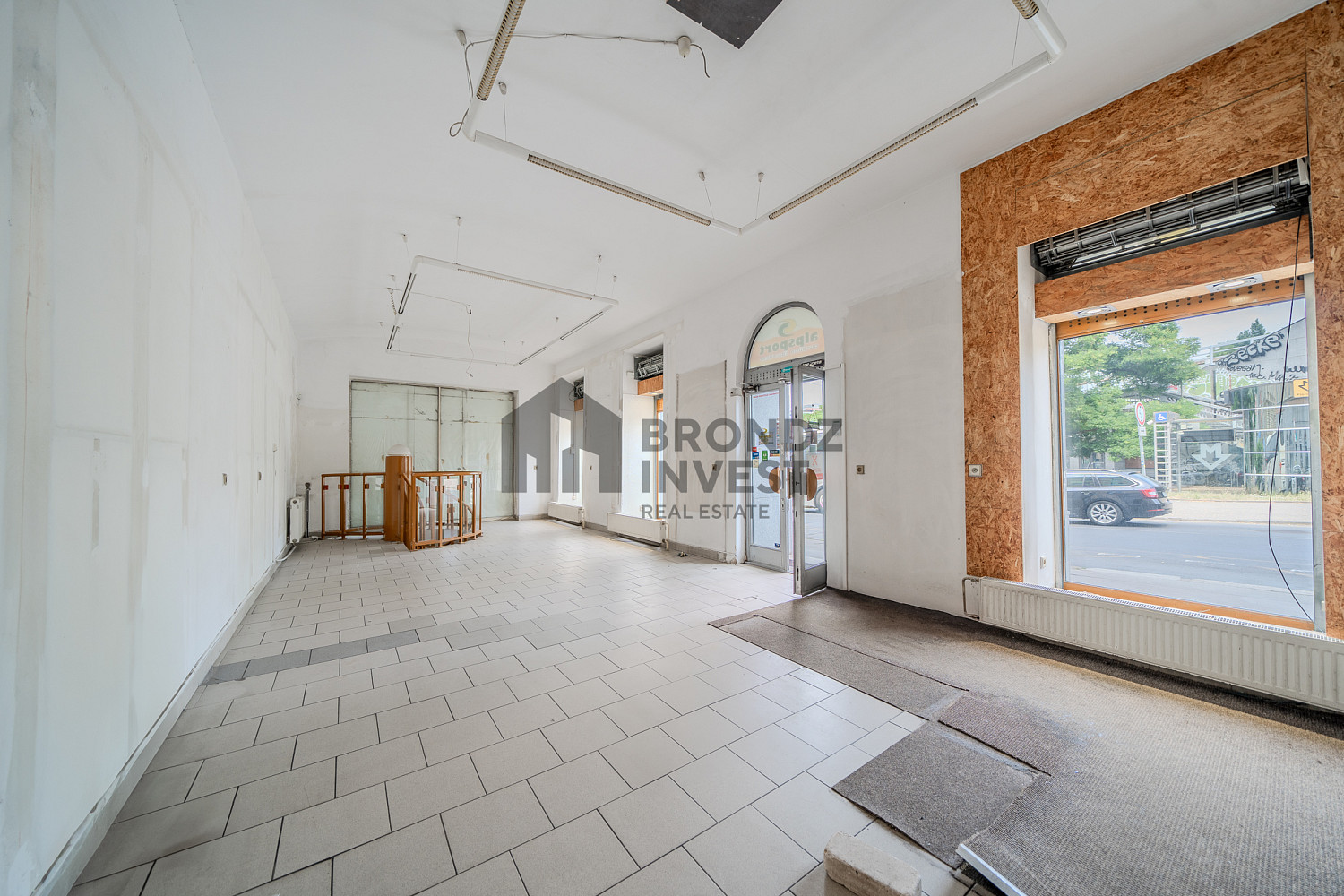 Pronájem obchodních prostor 124 m² — photo 3