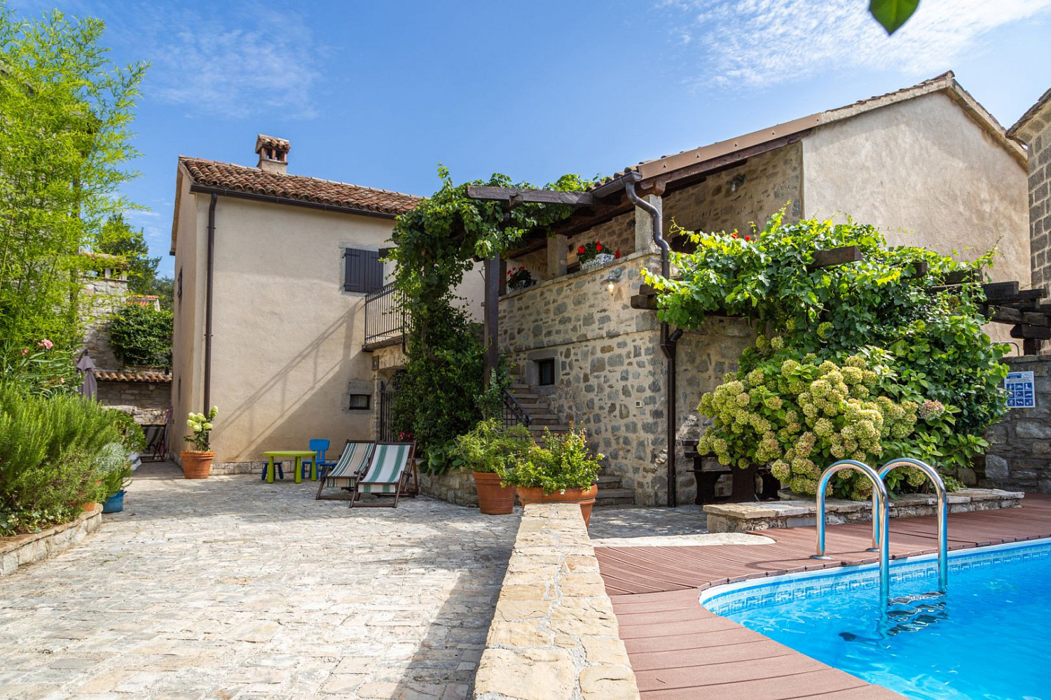 Prodej domu 520 m² s pozemkem 486 m²