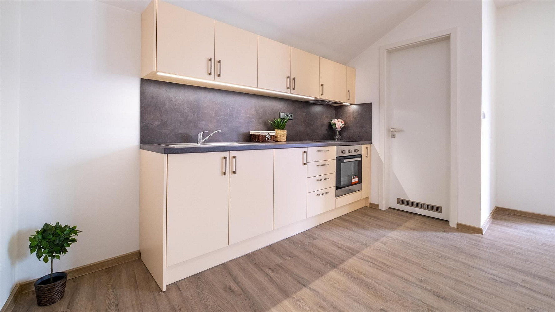 Pronájem bytu 1+kk 38 m² — photo 4