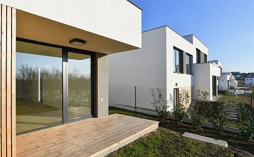 Prodej domu 200 m² s pozemkem 729 m², Karáskova, Praha 5 - Stodůlky