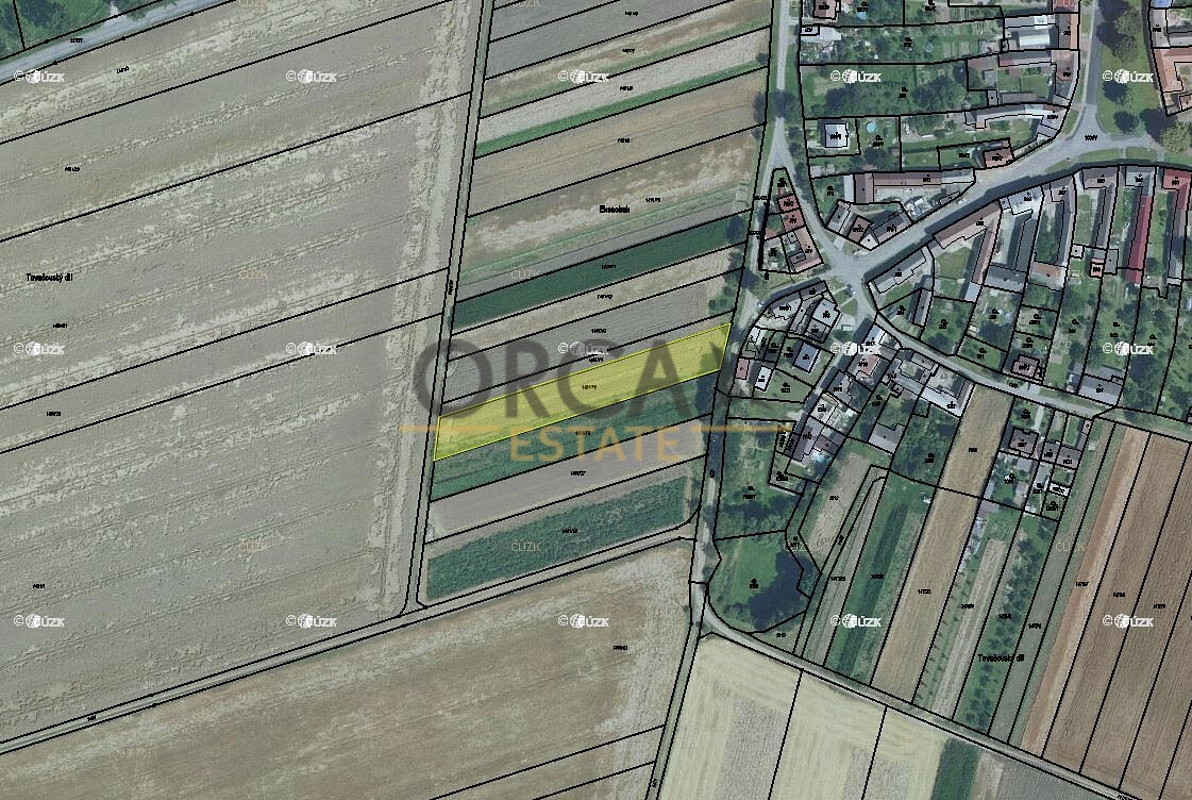 Prodej stavebního pozemku 2 682 m² – fotografie 2
