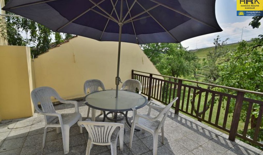 Prodej domu 300 m² s pozemkem 3 106 m², Mostkovice – náhled fotky 24