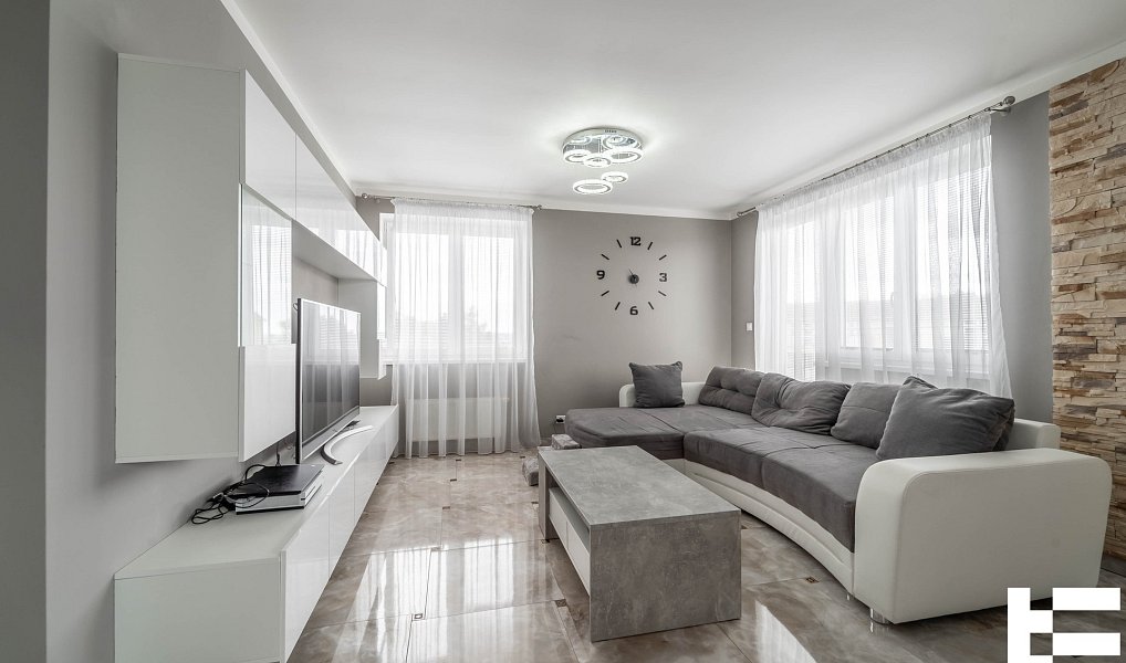Prodej bytu 4+kk 81 m², Klecany – náhled fotky 19