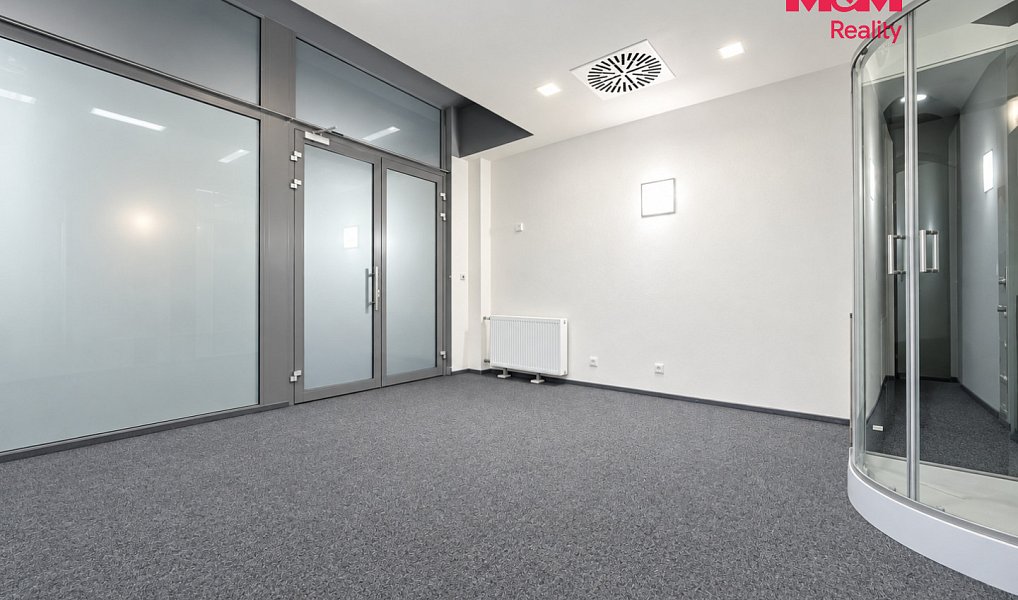 Prodej obchodních prostor 20 m², Hluboká nad Vltavou – náhled fotky 3