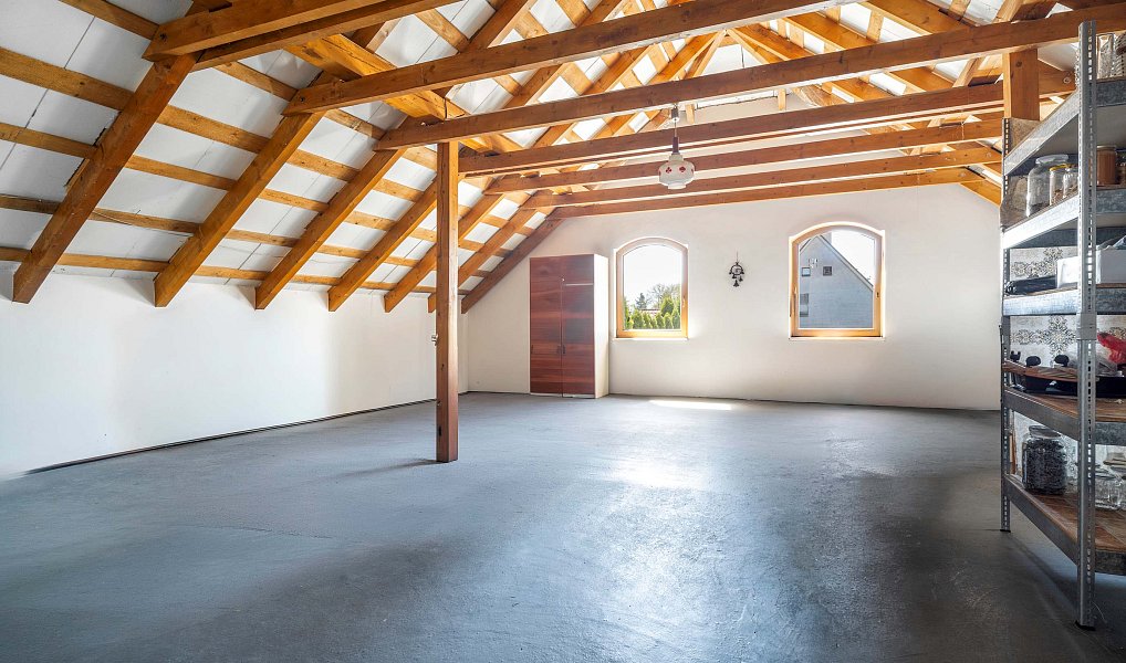 Prodej domu 237 m² s pozemkem 1 323 m², Horní Jelení – náhled fotky 24