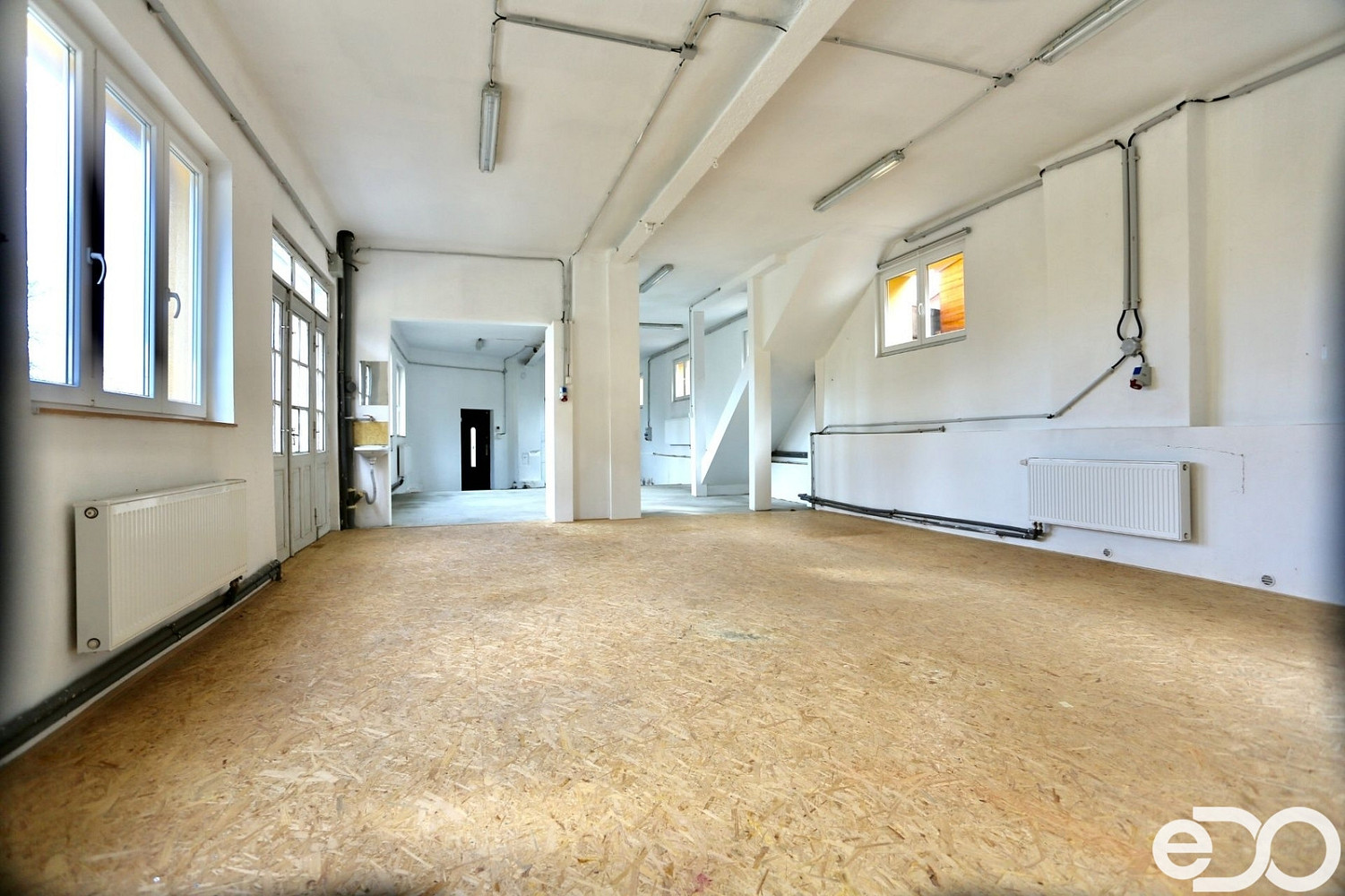 Pronájem kanceláře 300 m² – fotografie 3