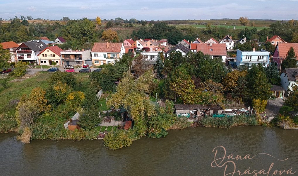 Prodej domu 190 m² s pozemkem 236 m², Strachotín – náhled fotky 35