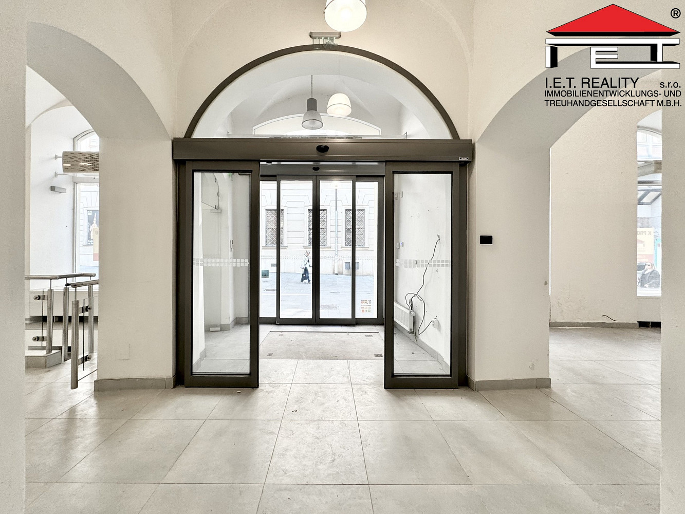 Pronájem obchodních prostor 260 m² — photo 4